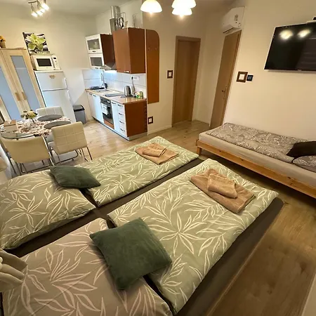 Apartment Losonci Nesvady- Pre 2 Osoby *